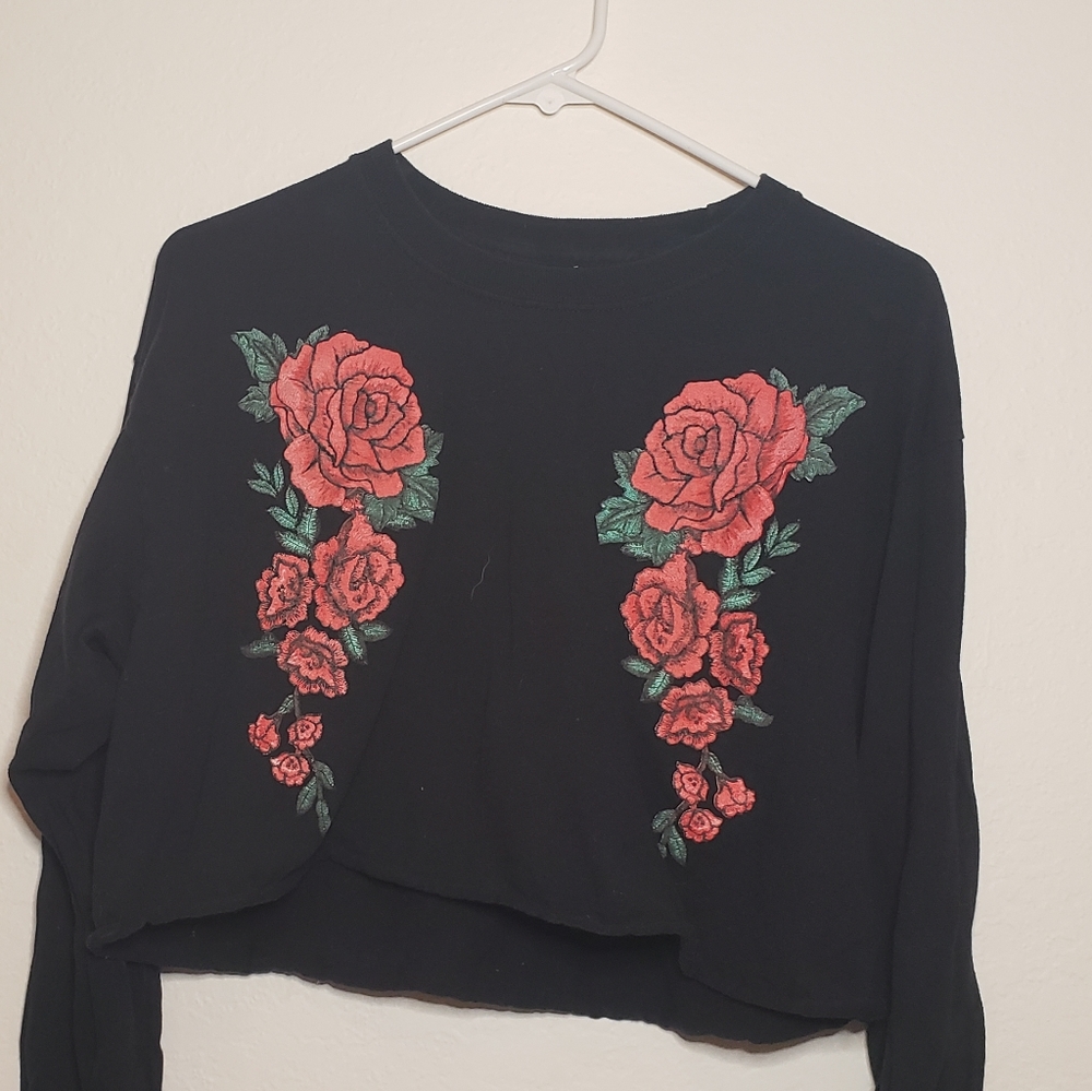 Long sleeve crop top